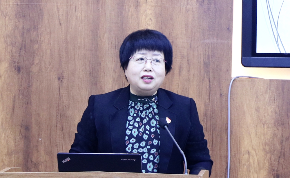 旅游学院杨红英教授为我院师生党员讲党课